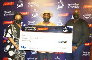 Photo Credit: L-R: Chief Financial Officer, NASCON Allied Industries PLC, Mrs. Aderemi Saka, Overall Winner, Dangote Salt Art Challenge 2, Timothy Undiandeye  Head of Marketing, NASCON Allied Industries PLC, Olusegun Ajala; at the Dangote Salt Art Challenge 2 Prizes presentation in Lagos on Saturday 25th September 2021.